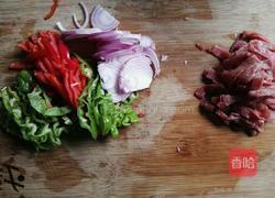 彩椒洋葱炒牛排的做法图解3