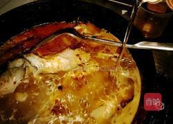 酸菜鲤鱼的做法图解4