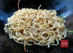 三丝炒河粉的做法图解4