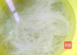 包心菜炒粉丝的做法图解1