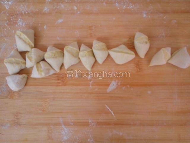 切成大小相等的面团