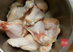 香菇鸡翅根的做法图解1