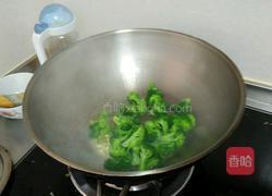 西兰花炒火腿的做法图解6