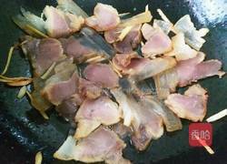 腊肉炒西芹的做法图解5