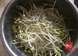 凉拌黑豆芽的做法图解1
