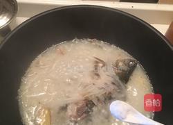 白萝卜丝鲫鱼汤的做法图解7