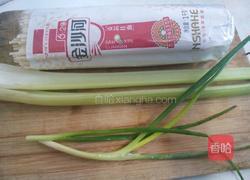 芹菜面条的做法图解2