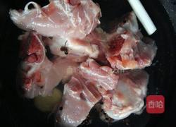 苦瓜龙骨汤的做法图解2