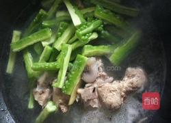 苦瓜龙骨汤的做法图解7
