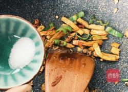 豆腐干炒青椒的做法图解13