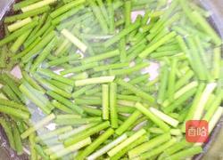 蒜苔腊肉的做法图解3