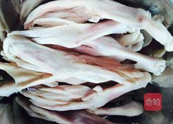 卤水鸭掌的做法图解1