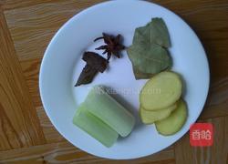 猪蹄炖海带的做法图解4