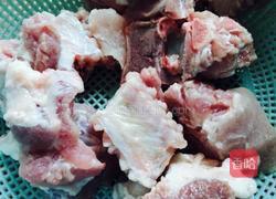 雪梨排骨汤的做法图解1