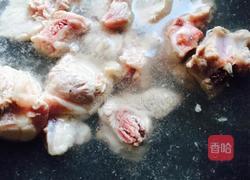 雪梨排骨汤的做法图解2