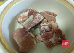 苦瓜炖排骨的做法图解1