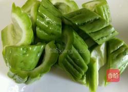 苦瓜炖排骨的做法图解2