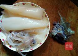 韭苔炒鱿鱼圈的做法图解1