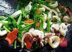 韭苔炒鱿鱼圈的做法图解9