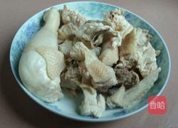 红枣枸杞香菇鸡汤的做法图解4