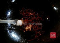 五花肉炒木耳的做法图解4