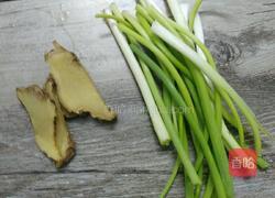 红酒烧猪蹄的做法图解2