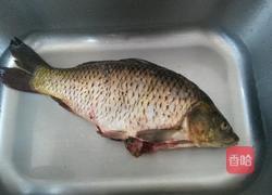 酸辣鱼汤的做法图解1