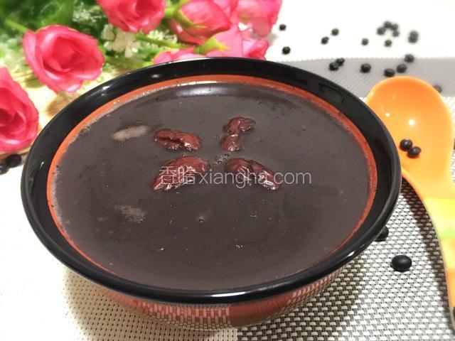 磨好后加入糖搅拌均匀即可食用