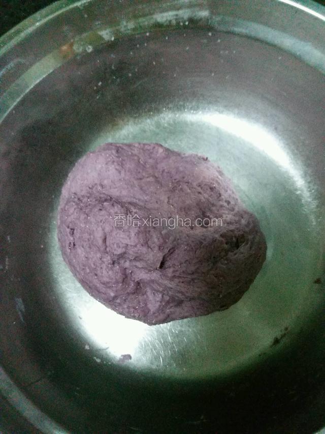 混合成团，揉匀！
