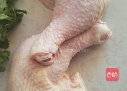 杏鲍菇鸡腿汤的做法图解1