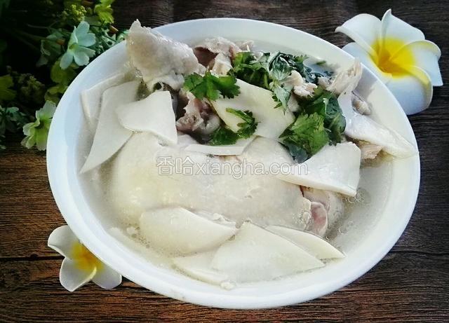 我还放了一个整只鸡腿，很好喝哦
