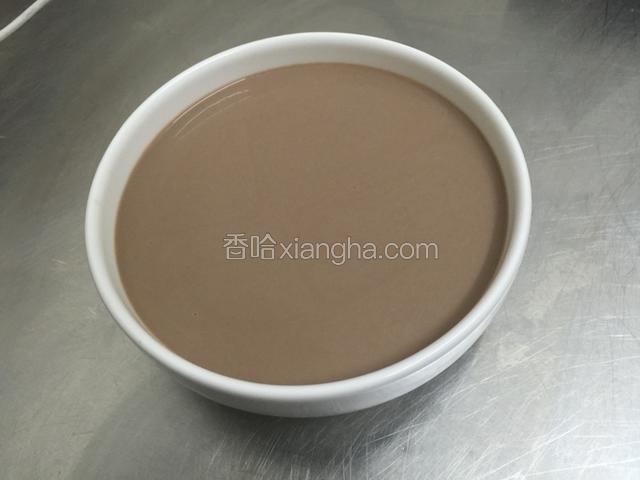 倒入杯中冷藏凝固即可