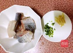 红烧鲢鱼的做法图解1