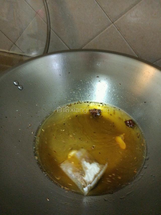 放适量的水，烧开！