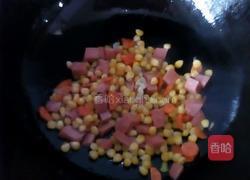香肠玉米粒的做法图解4
