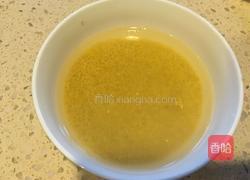 海参蔬菜小米粥的做法图解2
