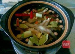 花生炖鸡爪的做法图解10