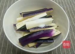 茄子蒸肉的做法图解1