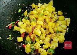 孜然土豆块的做法图解8