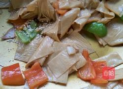 彩椒炒油豆皮的做法图解7