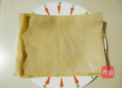 豆腐皮熏肉卷的做法图解1