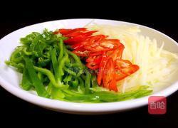 土豆丝炒鸡蛋的做法图解1