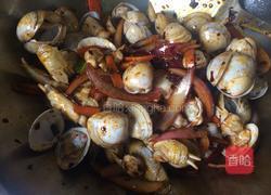 老干妈炒蚬子的做法图解9