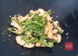油豆腐炒青椒的做法图解6