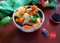 排骨海带玉米汤的做法图解1