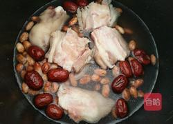 花生猪手煲的做法图解5