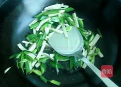 蒜苗炒香干的做法图解7
