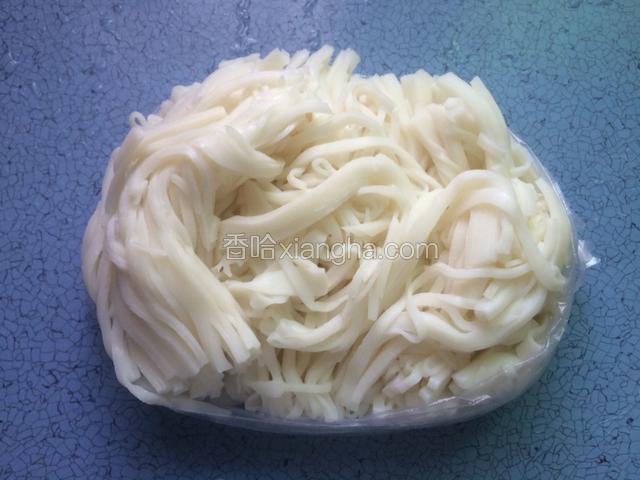 粿条一份准备好备用。
