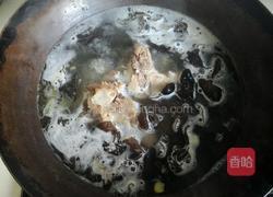 木耳骨头汤的做法图解6