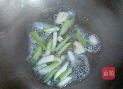 胡萝卜炒腊肉的做法图解4